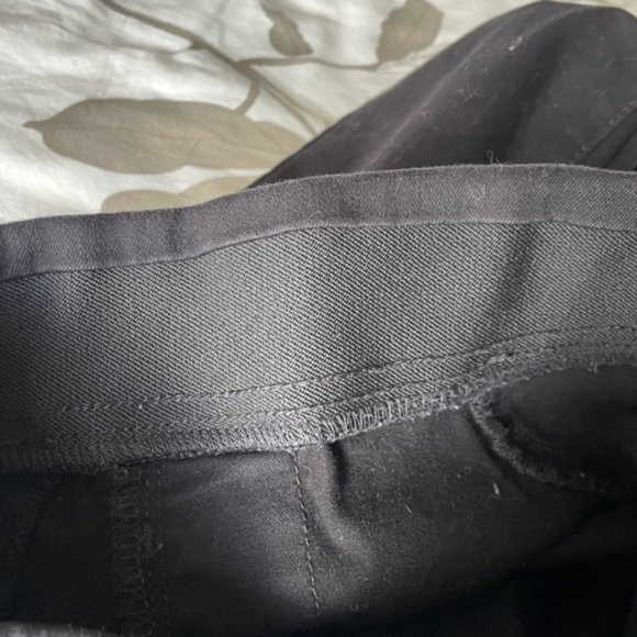 Old Navy Mid-Rise Built-In Sculpt Never-Fade Rockstar Jeggings;  0 Petite - Picture 8 of 10